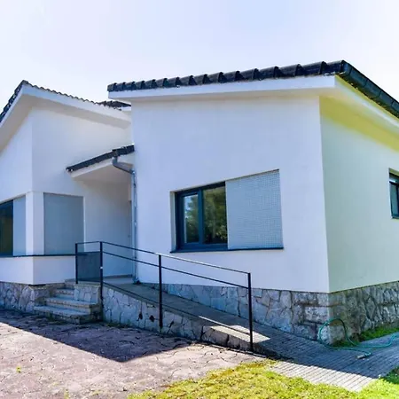 Espectacular Casa En La Playa De Berria Hébergement de vacances