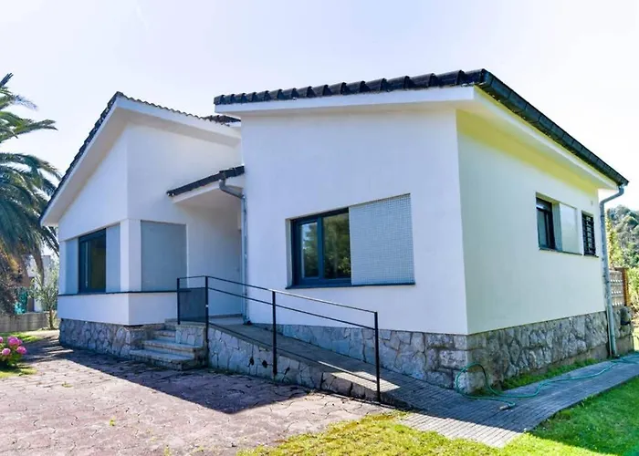 Espectacular Casa En La Playa De Berria Hébergement de vacances