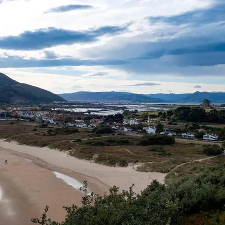 Espectacular Casa En La Playa De Berria *